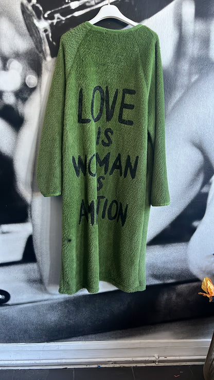 Mantel, Lang, Love is Woman…